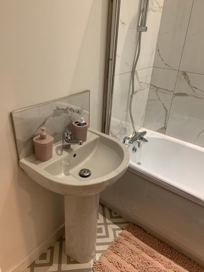 City Blessed Apartment 4 With Free Parking North Shields Eksteriør billede